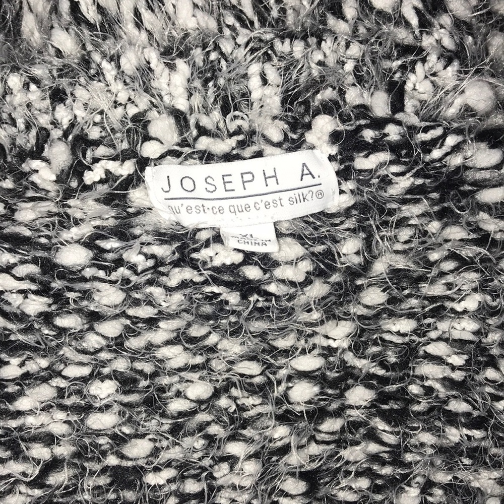 Joseph A fuzzy sweater - Picture 3 of 3